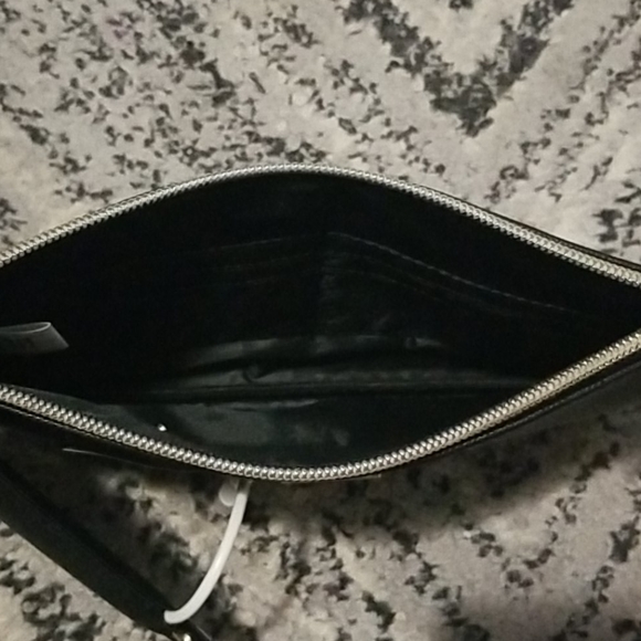 Phone Charging Wallet - Picture 5 of 7